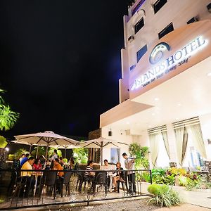 Islands Hotel